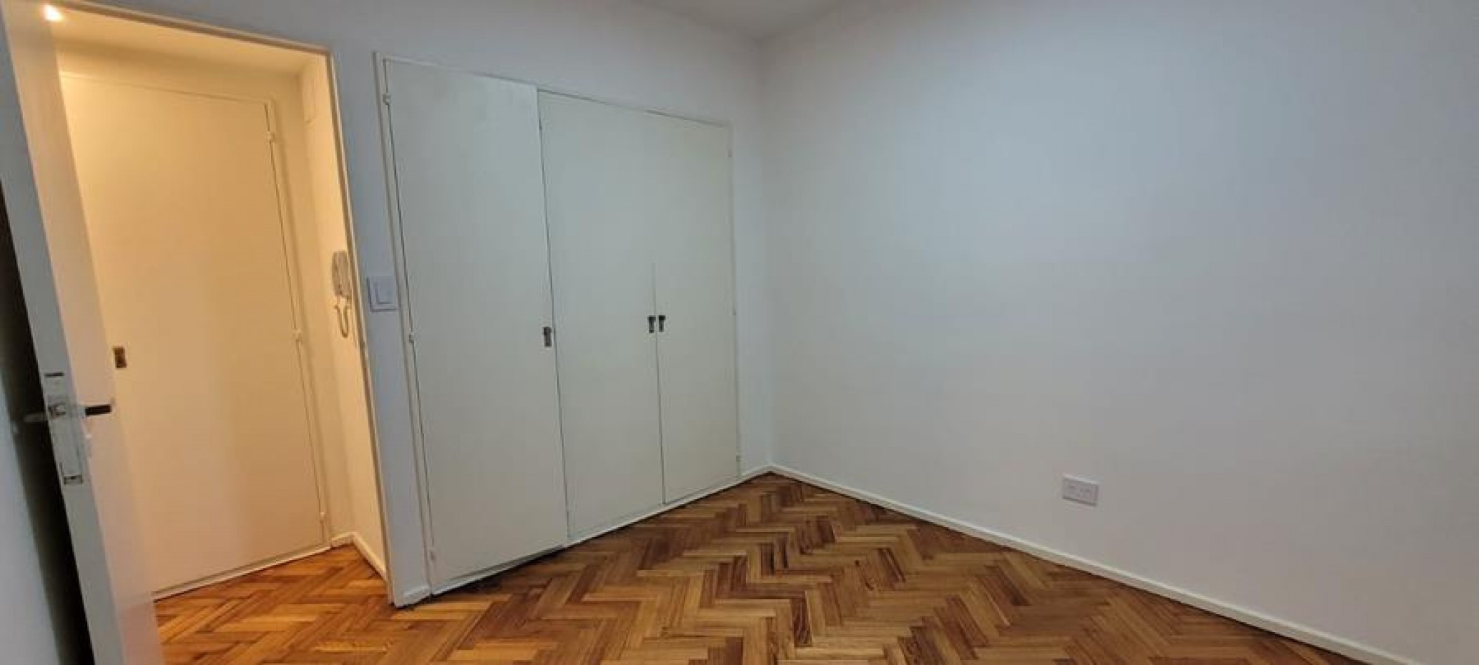 Palermo, 2 Ambientes . Interno, impecable. muy buena ubicacion sobre Av. S Ortiz a mts Av. Satan Fe