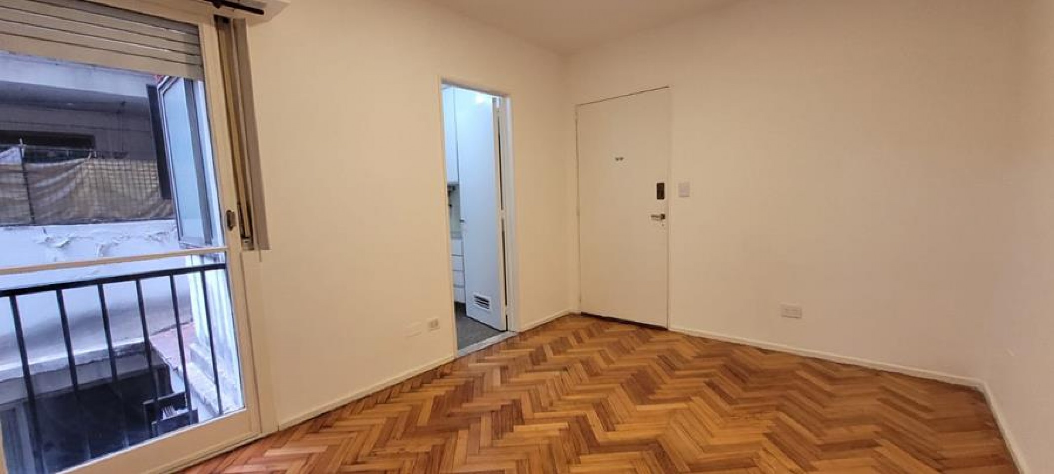 Palermo, 2 Ambientes . Interno, impecable. muy buena ubicacion sobre Av. S Ortiz a mts Av. Satan Fe