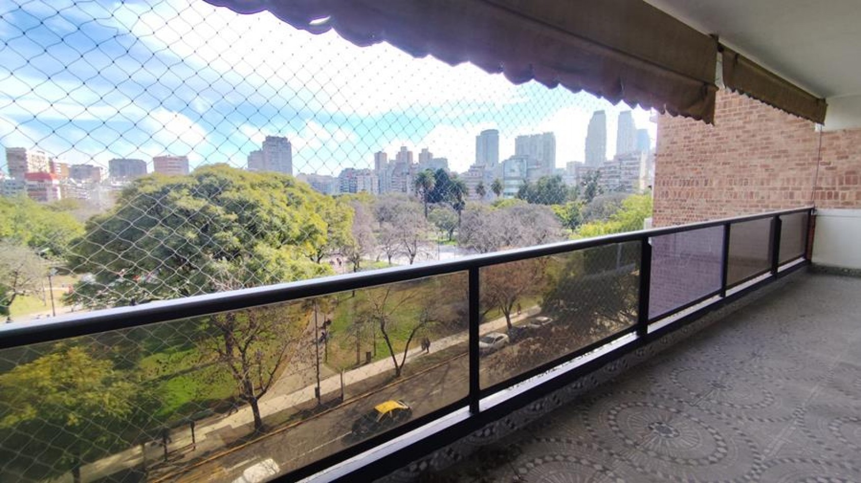 Recoleta, 4 ambientes con dependencia, balcon corrido al Frente- cochera fija- EXCLENTE UBICACION SOBRE AV. CNEL DIAZ. 