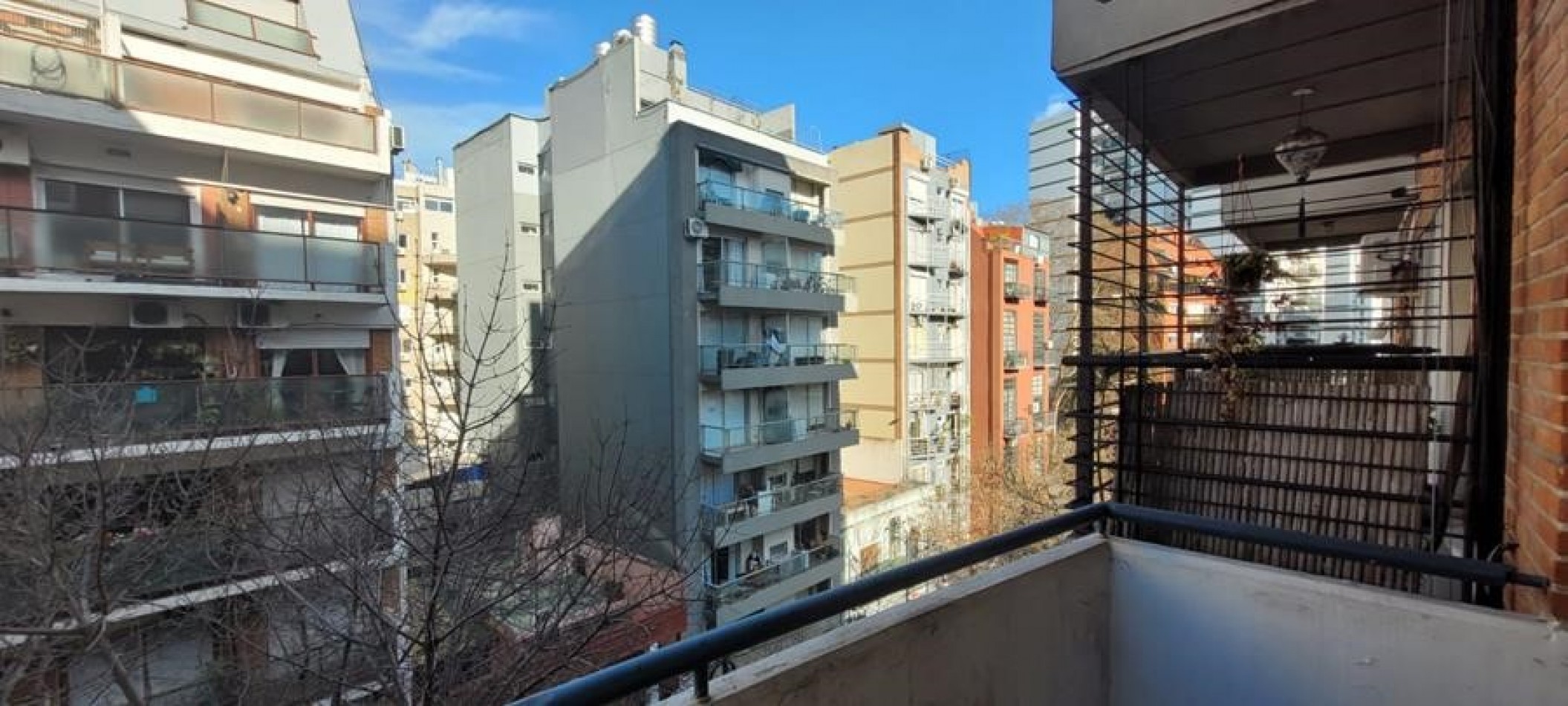 Belgrano 1 Ambiente FRENTE CON BALCON. A 2 cuadras Av. Cabildo, 4 cuadras estacion Congreso linea D. MUY LUMINOSO.