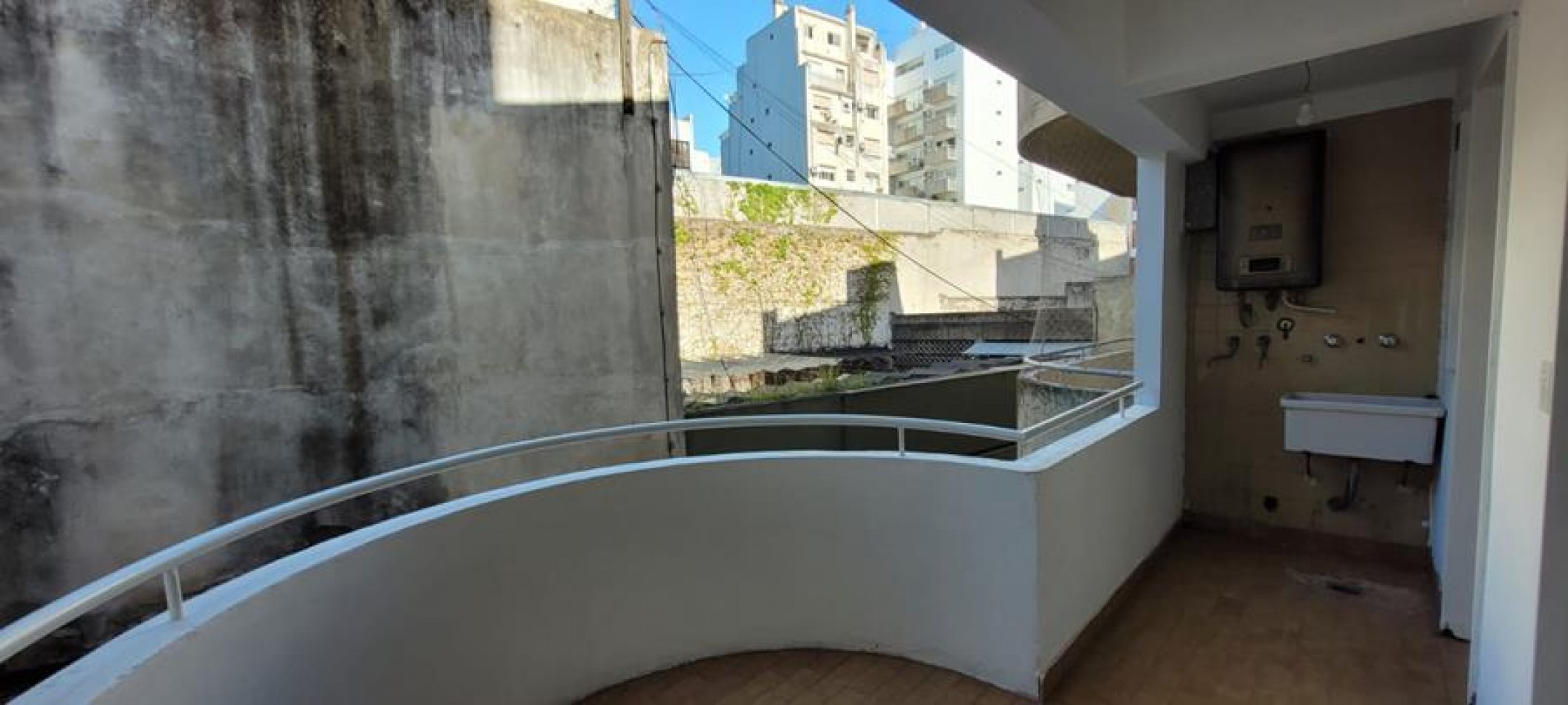 Palermo, 1 Ambiente con balcon. COCHERA, Contrafrente. Muy luminoso. Exclente ubicacion a 1cuadra Av., Santa Fe, zona Jardin Botanico.