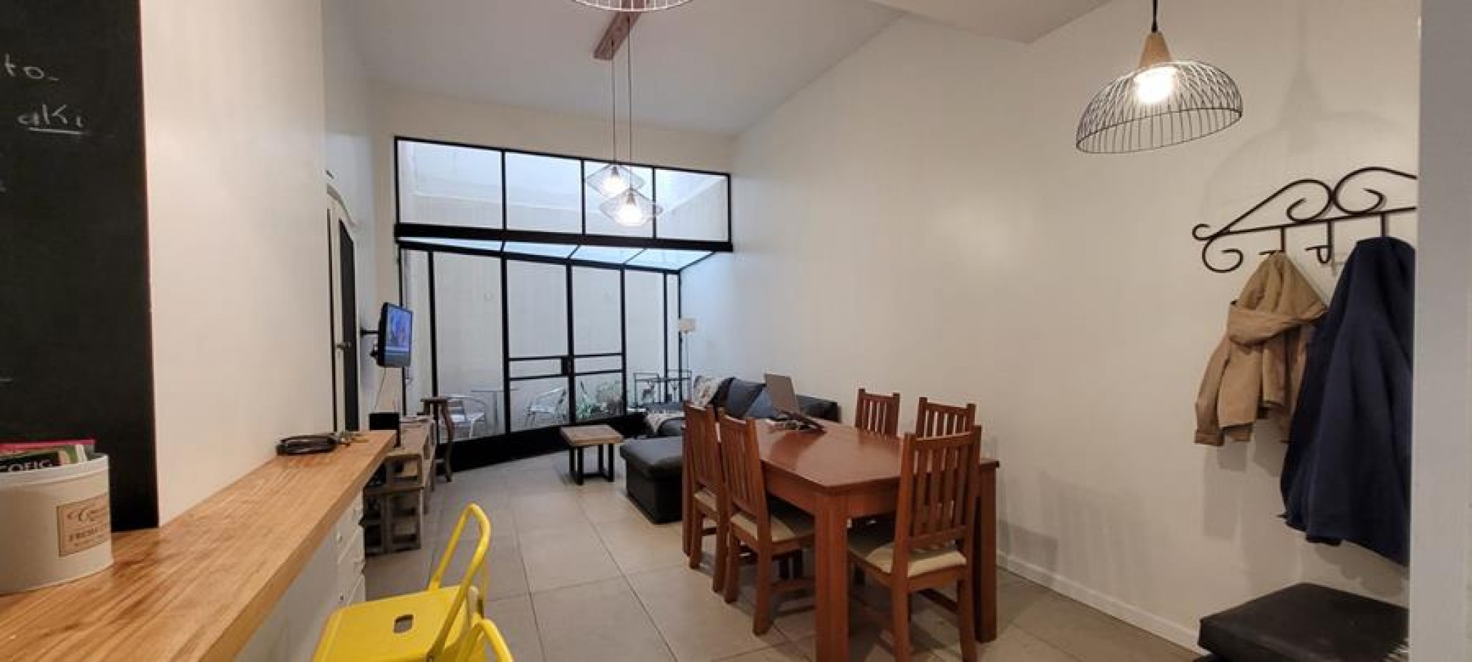 Palermo, 3 Ambientes en Planta Baja. APTO PROFESIONAL. AMOBLADO. Lumionoso. Excelente ubicacion a mts Av, Santa Fe. LInea subte D. Zona Alto Palermo.