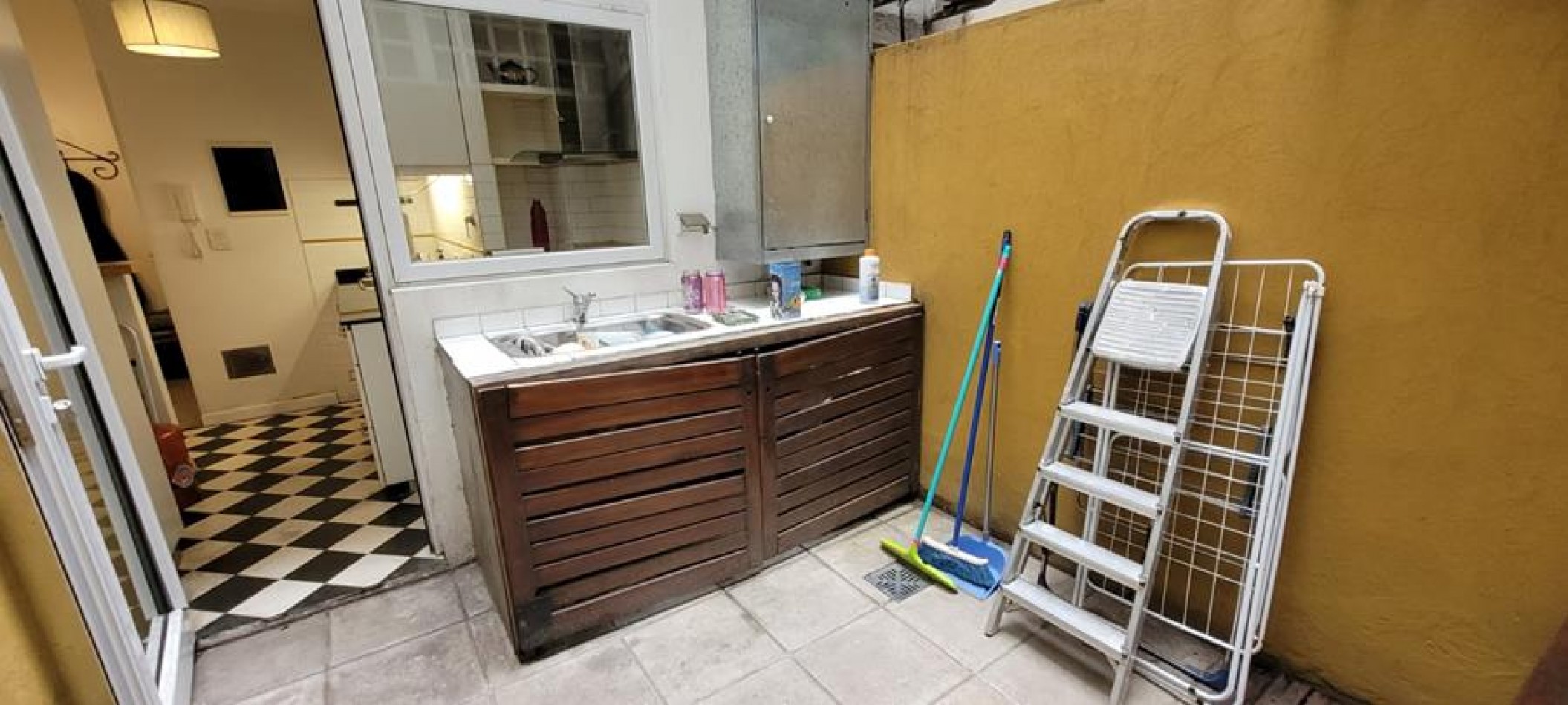 Palermo, 3 Ambientes en Planta Baja. APTO PROFESIONAL. AMOBLADO. Lumionoso. Excelente ubicacion a mts Av, Santa Fe. LInea subte D. Zona Alto Palermo.