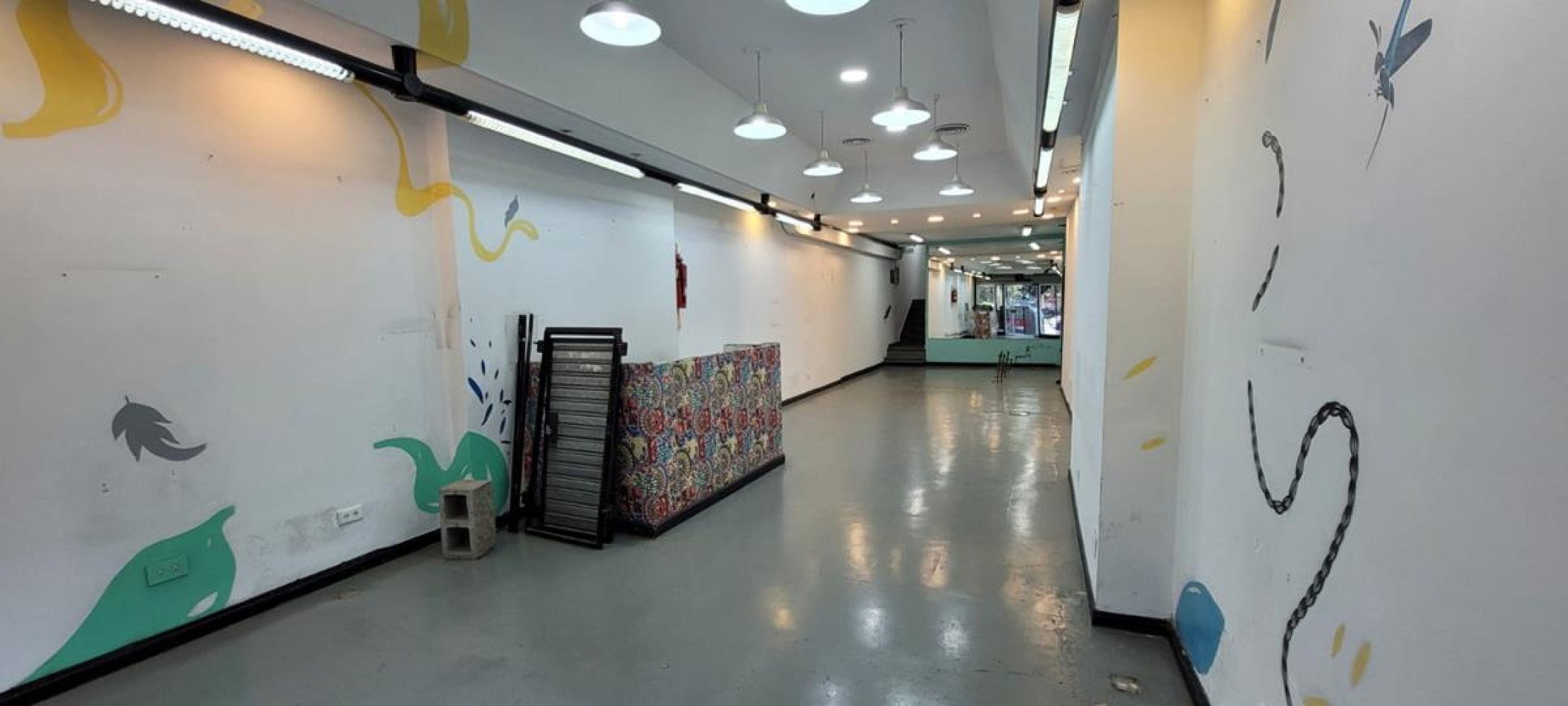 Palermo, local a la calle. EXCELENTE UBICACION. Frente a Jardin Botanico. 2 cuadras plaza Italia