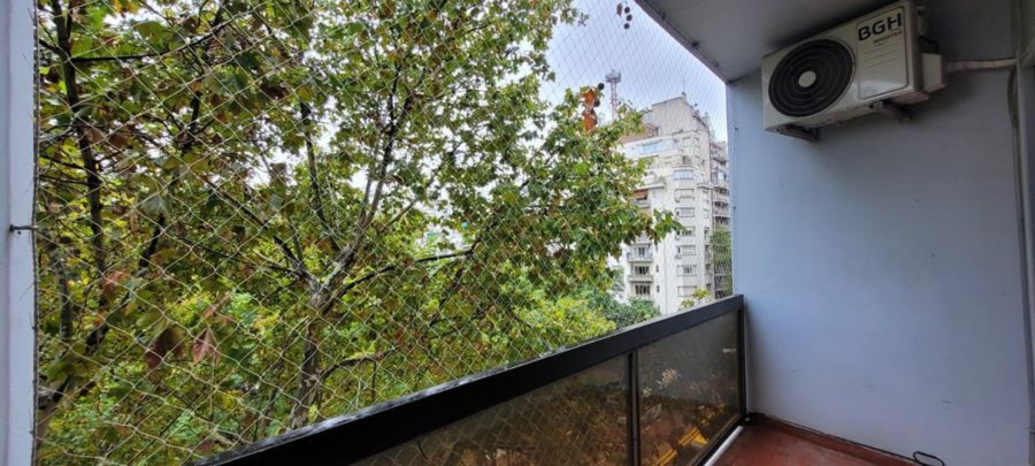 Palermo 4 Ambientes, al FRENTE,balcon, con dependencia. Excelente ubicacion sobre Av. Santa Fe frente a Jardin botanico