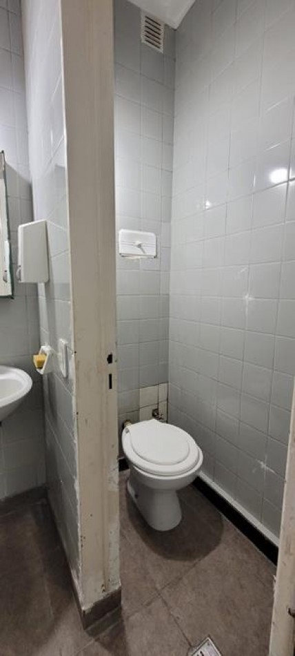 Palermo, excelente local a la calle. Luminoso. IMPECABLE!