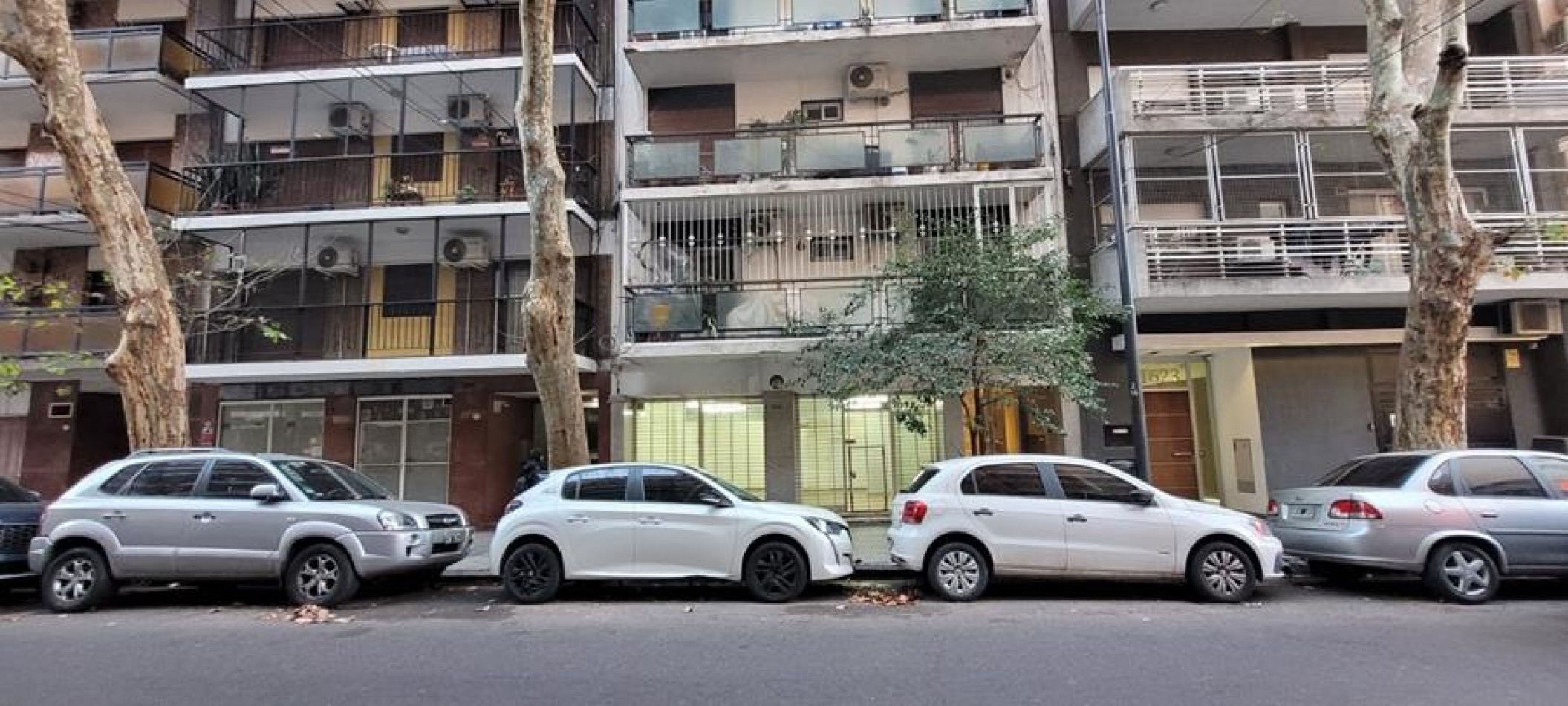 Palermo, excelente local a la calle. Luminoso. IMPECABLE!
