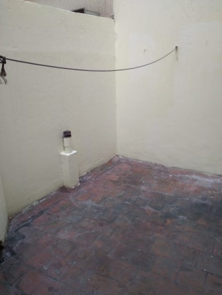 Zona de Facultades, Depto. 1 ambiente, 39,75mt2. contrafrente, Av. Corrientes y Pasteur. APTO PROFESIONAL 