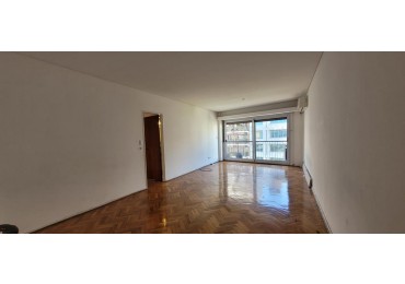 Palermo 4 ambientes frente, con dependencias. Balcon. Excelente ubicacion. Muy luminoso 