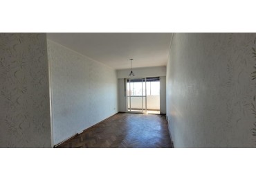 PALERMO, Depto. 3 Amb. al frente, 60 mt2.MUY BUENA UBICACION.  Av. Santa Fe y Av. R. S. Ortiz. CON COCHERA