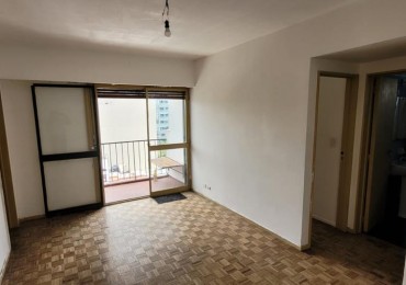 San Telmo, 2 Ambientes , muy luminoso, con balcon. Cerca linea Subte linea C, zona facultades UAI - UADE