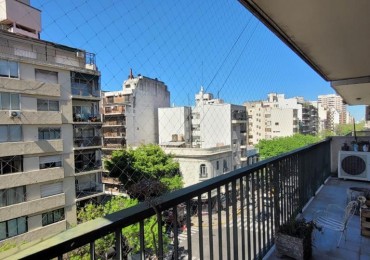 Palermo 4 ambientes frente, con dependencias. Balcon. Excelente ubicacion. Muy luminoso 