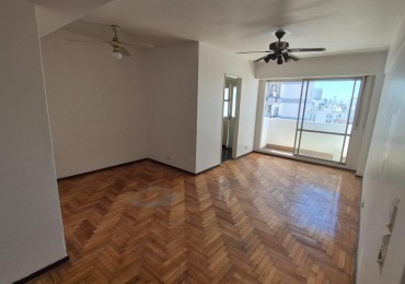 Once, 2 Ambientes, con cochera fija, contrafrente con balcon. MUY LUMINOSO. A mts. Av. Corrientes. Subte B - H. APTO PROFESIONAL