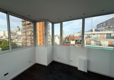 Palermo, 3 Ambientes al FRENTE. con balcon. Muy buena ubicacion Guemes esquina Araoz. MUY LUMINOSO