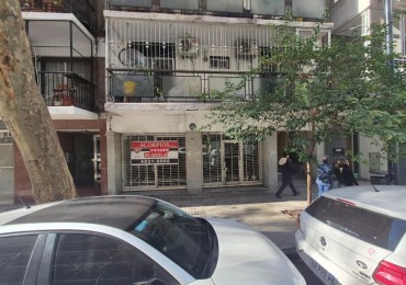 Barrio norte,  excelente local a la calle. Luminoso.