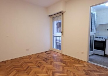 Palermo, 2 Ambientes . Interno, impecable. muy buena ubicacion sobre Av. S Ortiz a mts Av. Satan Fe