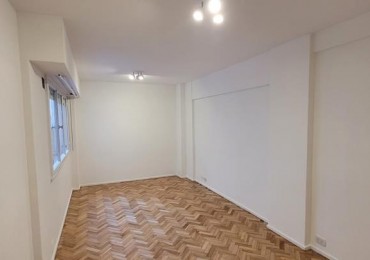 Belgrano, 2 Ambientes, interno. Muy buena ubicacion Estacion J. Hernandez, linea D. Excelente. Apto Profesional