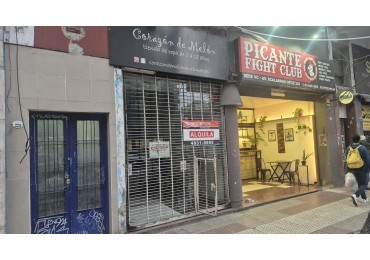 Palermo, local comercial sobre Avenida, muy buena ubicacion.