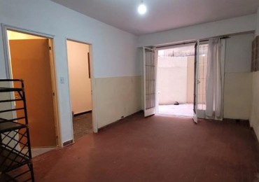 Zona de Facultades, Depto. 1 ambiente, 39,75mt2. contrafrente, Av. Corrientes y Pasteur. APTO PROFESIONAL 